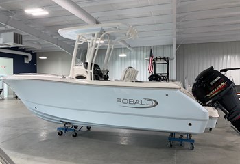 2023 Robalo R230 Ice Blue  Boat